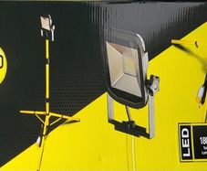 Single tripod work light