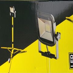 Single tripod work light