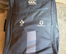 Ireland rugby Canterbury luggage approx inches 30 x 20 x 10