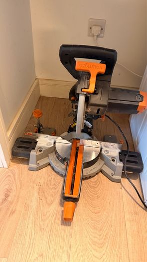 Mitre Saw Evolution 1500W 210mm cordes