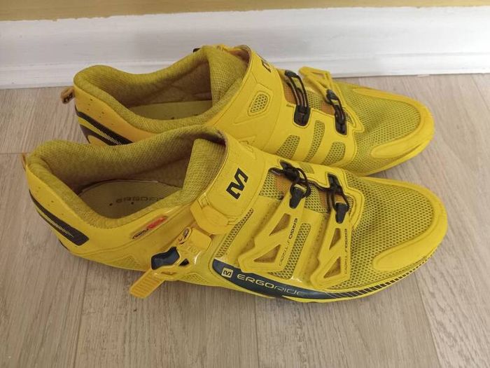 Size 44 cycling shoes (UK: 9.5, not 10)
