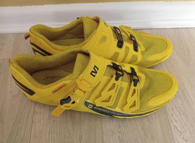 Size 44 cycling shoes (UK: 9.5, not 10)