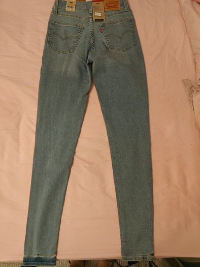 Levis Brand new women 721 High Rise Skinny Jeans Colour: Emblem Of Story - Blue, size 25