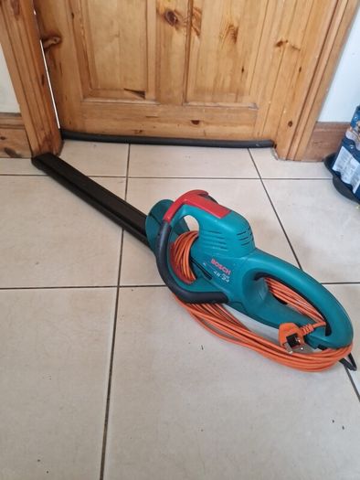 Bosch corded hedge trimmer