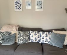 Decorative Sofa Cushion Set 8 Cushions Blue shades Excellent Condition