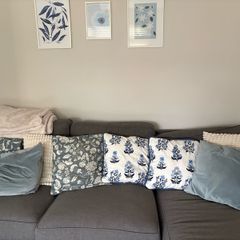 Decorative Sofa Cushion Set 8 Cushions Blue shades Excellent Condition