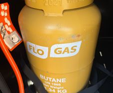 11kg Butane FloGas Gas Cylinder (full cylinder)