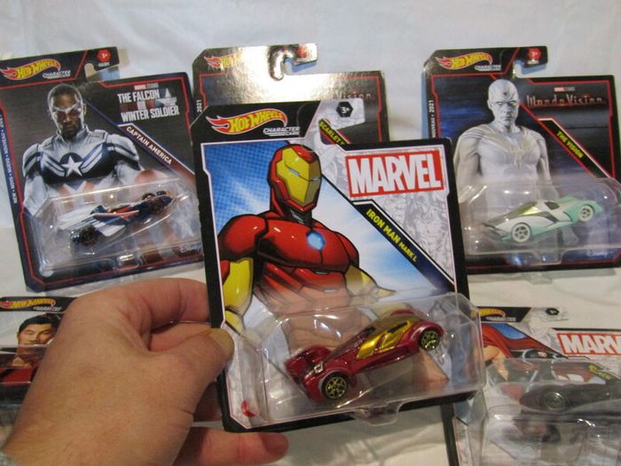 Hot Wheels MARVEL Character Diecast Cars Complete Set Of 8 Brand New Sealed
