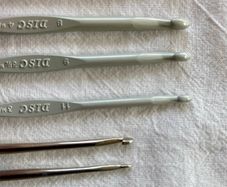 set 7 Crochet Hooks