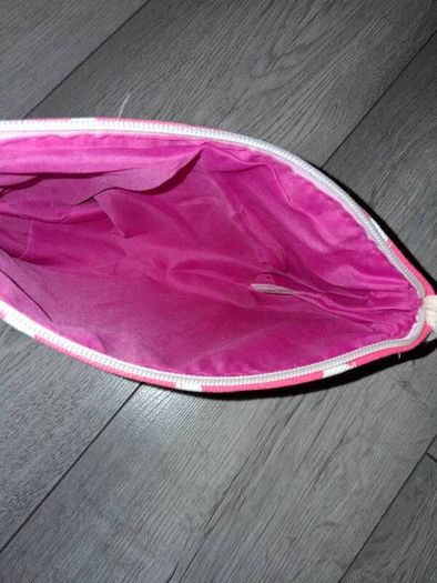 1 Euro Each To Clear!! - Variety Of Bags - Make Up, Toiletries, School, Etc