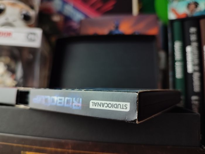 Robocop ! DVD with Slipcase ! 2014 ! Starring Samuel L. Jackson, Gary Oldman !