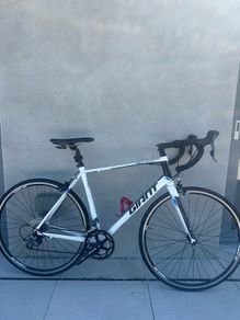Giant Defy 4 Adult Road Bike