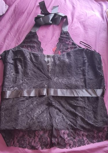 PLUS SIZE (26) Black Lace Halter Neck Top. New