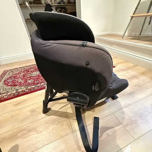 Axkid Minikid childs Car Seat