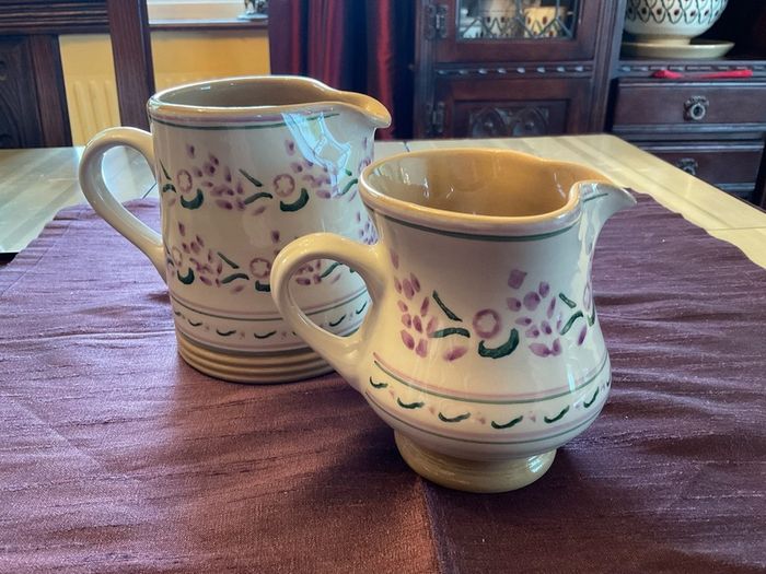 Nicholas Mosse Lavender  FURTHER REDUCED.  Washington Creek USA , a set if two jugs , a 4 inch creamer and a four and a  half inch cylinder jug