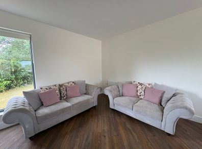 Beautiful Light Grey Elegant Sofa Suite