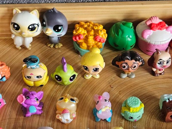 Toys  Hatchimals, Doorables, Shopkins,Cry Baby , Poopsies, Lpsand Nom Noms
