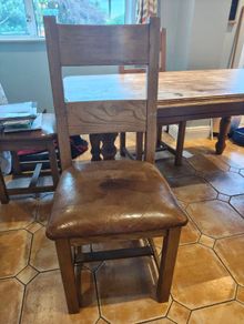 Dining table + 4 chairs
