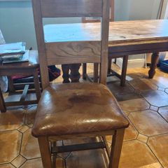Dining table + 4 chairs