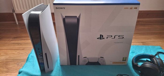 PlayStation 5 console (Disc Version)