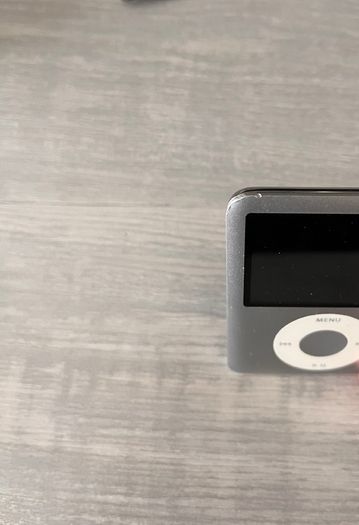 Apple iPod Nano 3rd Generation 4GB Silver A1236