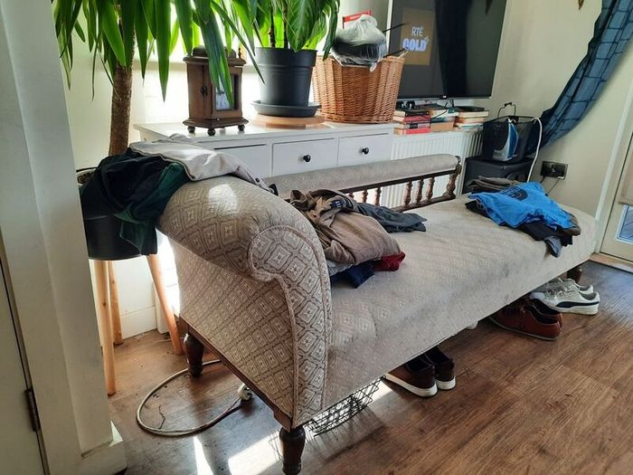 Chaise lounge