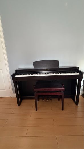 Yamaha Clavinova CLP 725 Digital Piano Rosewood