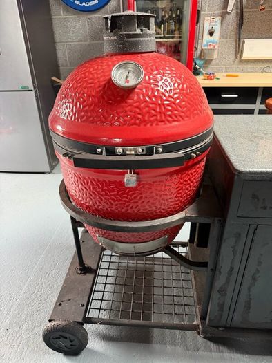 Kamado Joe ceramic bbq