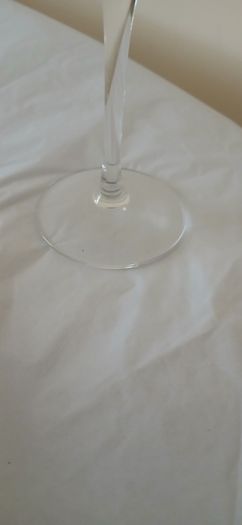 A pair. 2 x Vintage Wine Glasses. Geometric patterned elegant wine glasses. FREE Stopper.