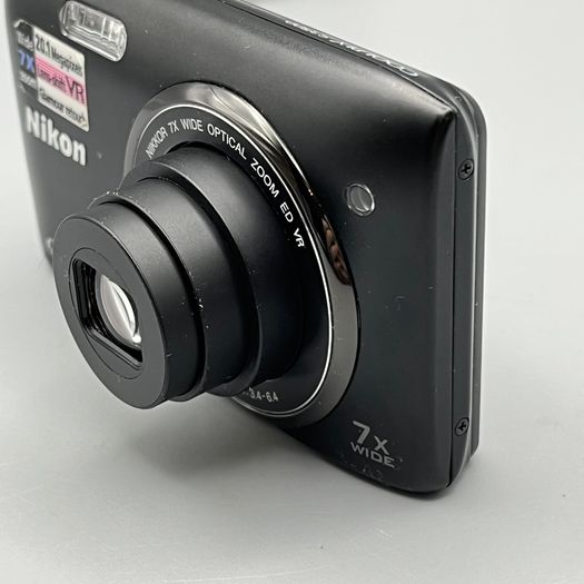 Nikon COOLPIX S3500 20.1MP - Digital Camera Black - Full Kit
