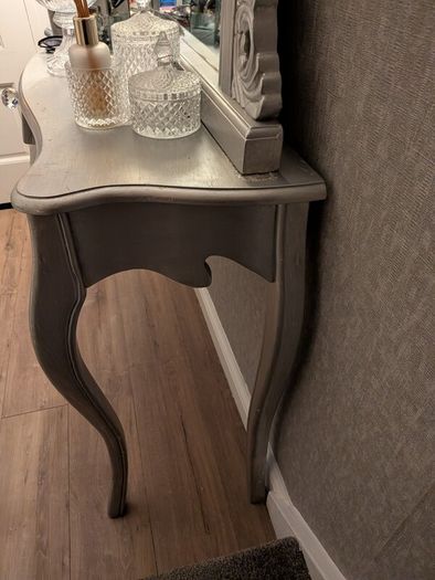Console table plus large mirror