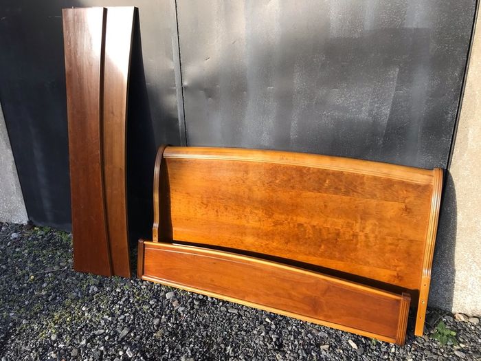 Sleigh Bed