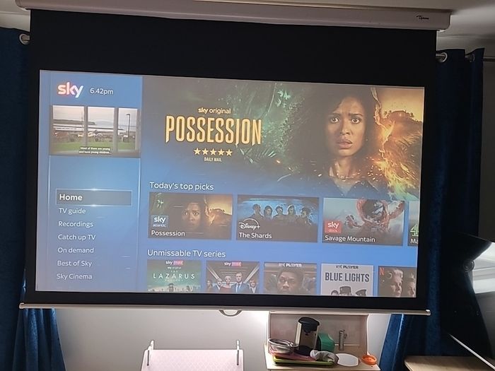 HD & 3D Optima Home Cinema Projector, mount and 100 inch screen