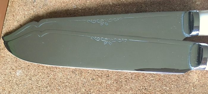 Full vintage matching set of 12 knives and forks