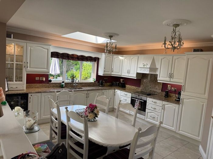 Solid Oak Kitchen with Granite and appliances
