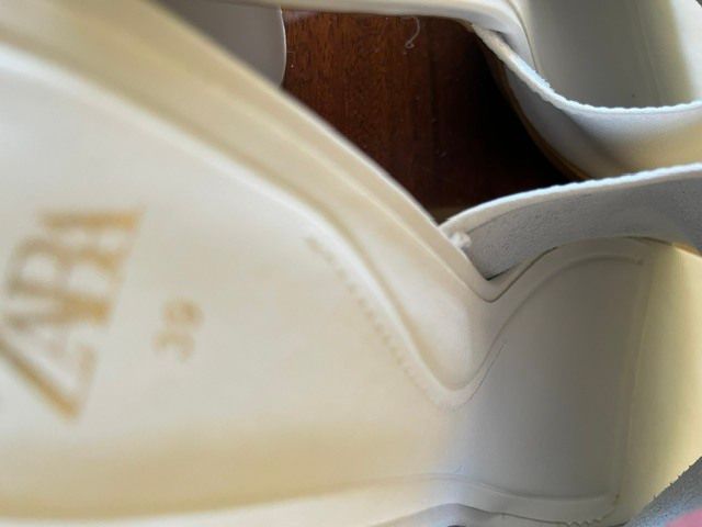Wide Heel Soft Elegant Leather Sandal Mules Sz 6 / Eu 39. Colour Cream Immaculate. Zara