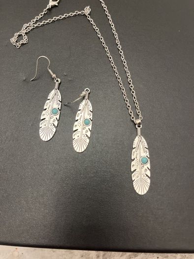 Costume chain and earrings