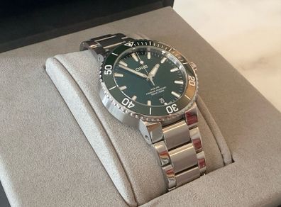Oris Aquis Date