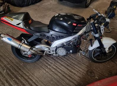 1998 Aprilia RSV 1000 Mile breaking