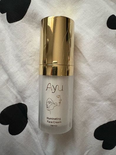 AYU illuminating face cream tinted