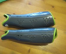KOOKABURRA shin guards    Large