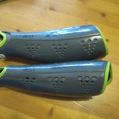 KOOKABURRA shin guards    Large