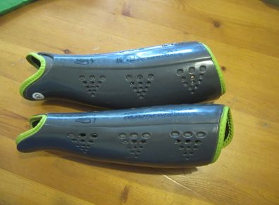 KOOKABURRA shin guards    Large