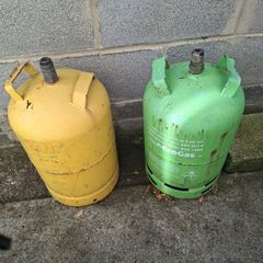 Empty gas cylinders