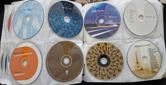 160 CD + Case. All CD's in perfect playable condition.