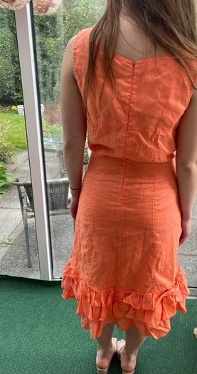 orange dress