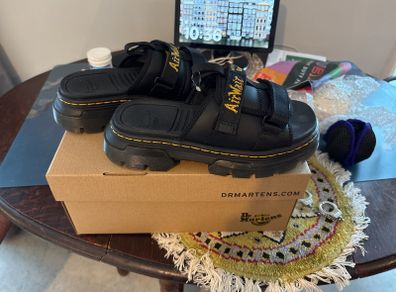 ladies shoes dr martens size 4