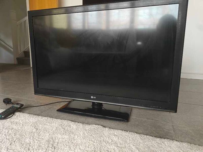 LG TV for sale