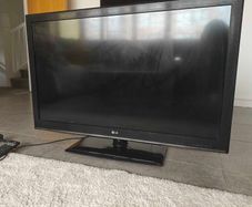 LG TV for sale