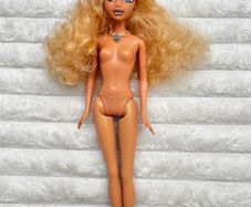 Barbie My Scene Hanging Out Kennedy Doll Mattel 2003 Damaged Hand Used Please see photos